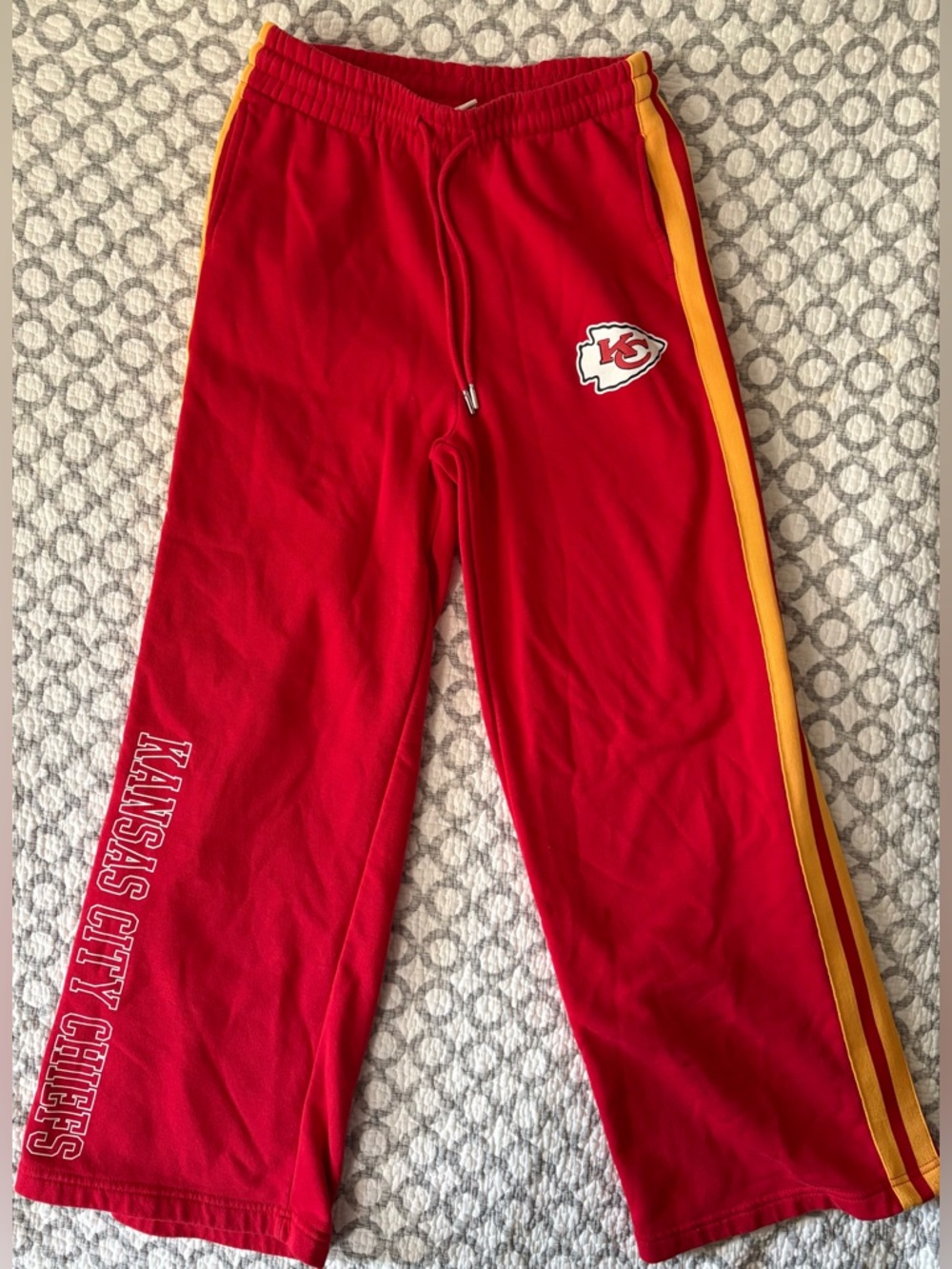 Kansas City Chiefs Red and Yellow Women’s Wide Leg Oversized sweatpants Medium - Picture 2 of 10
